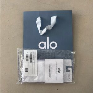 NWT Authentic ALO Yoga Women's Lettuce Edge Socks & Alo gift bag